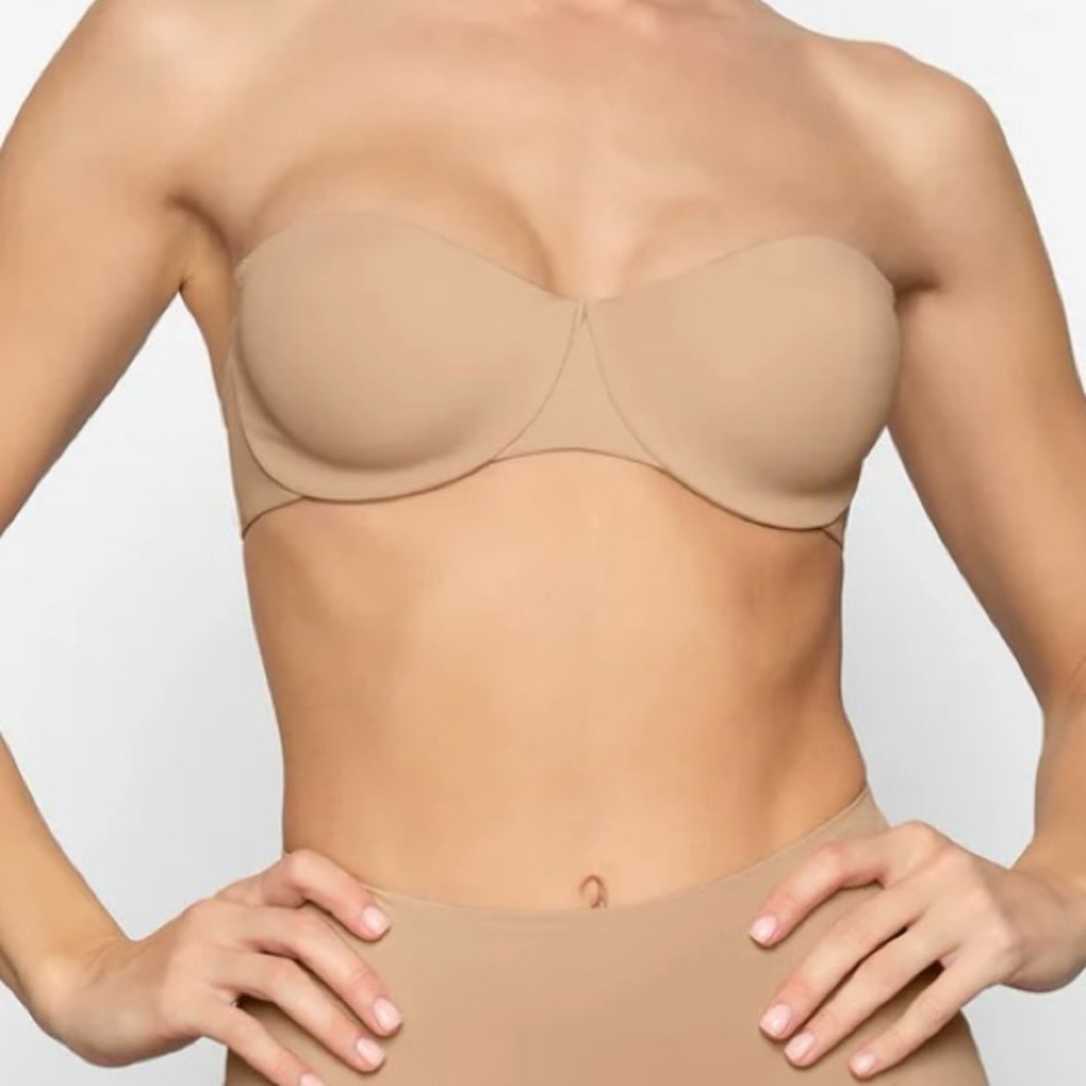 NWOT Skims unlined strapless bra